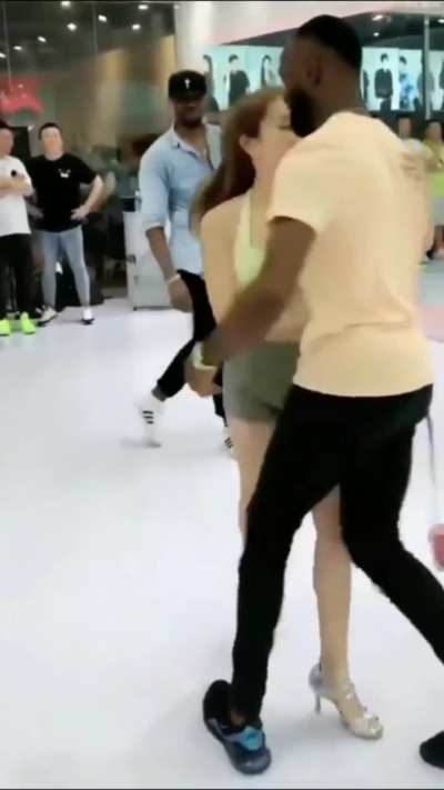 Kizomba is growing in popularity in some major Chinese cities such as Beijing, Shanghai and Shenzhen