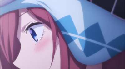 Miku starts blushing The Quintessential Quintuplets 