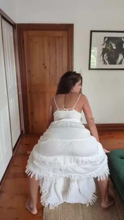 Just having fun twerking to my favorite tunes.