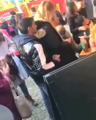 Stealing a lady's phone