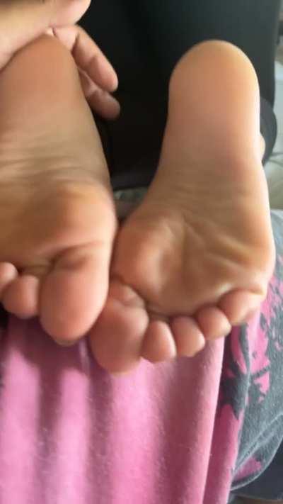 She said if you guys comment she’ll do more videos 🔥