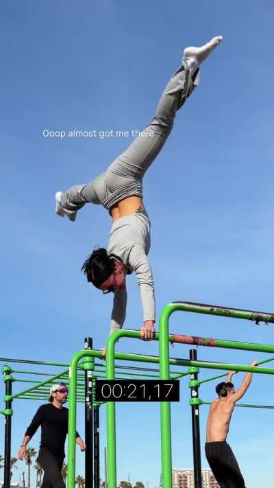 Trying max handstands