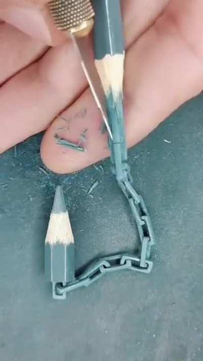 Making a pencil chain