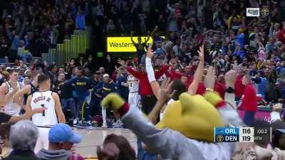 [Highlight] Jokic hits the game winning 3 pointer against the Magic!