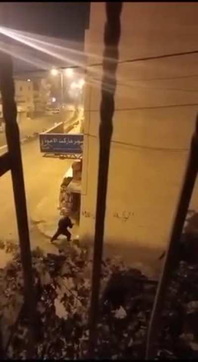 Shooutout between Israeli soldiers and Palestinian forces in Qalandiya (West Bank, between Jerusalem and Ramallah)