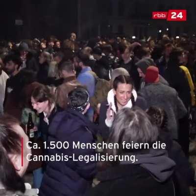 E noi qui che siamo rimasti a cercare di capire se ha fatto anche cose buone o no... Da vergognarsi 