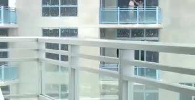 Lesbian sex draws a crowd