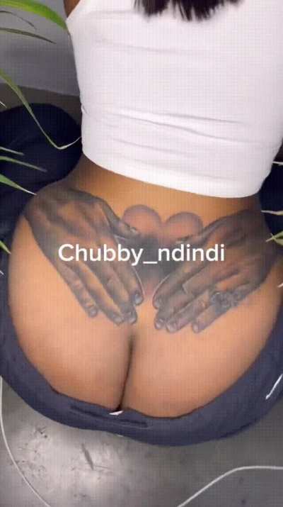 his new tattoo👀🙈