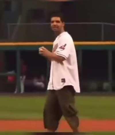 Drake the type of zesty ahh nigga to throw a baseball like this