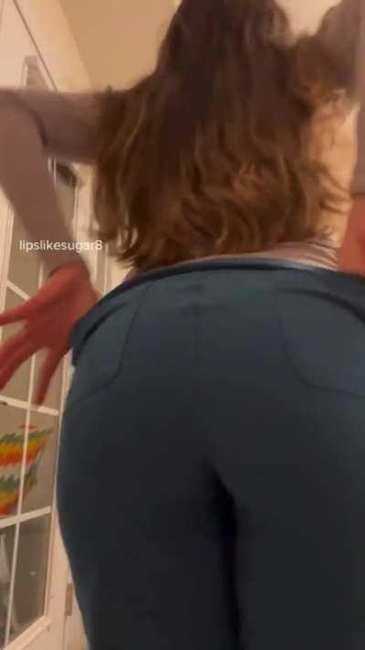 Like to see me take my pants off?