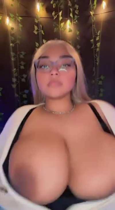 Amateur BBW Big Tits Blasian Bouncing Tits Ebony Iris Black Natural Tits Riding Titty Drop Porn GIF