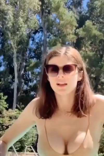 Sydney Sweeney & Alexandra Daddario