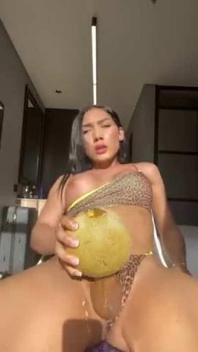 Big cock shemale uses fruit to cum