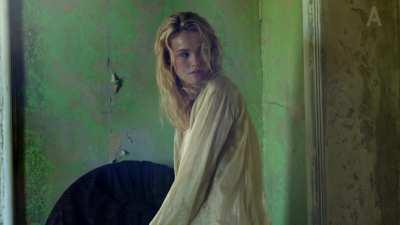 Jessica Parker Kennedy