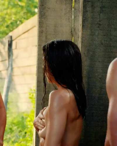 Alison Brie loves being Topless in scenes now it seems