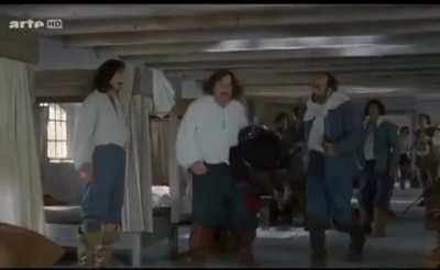 Geceyi bu mükemmel tirad ile kapatmaya karar verdim.”Farklı olduğunu düşünen farksızlardan farksızsınız istemem eksik olsun.”