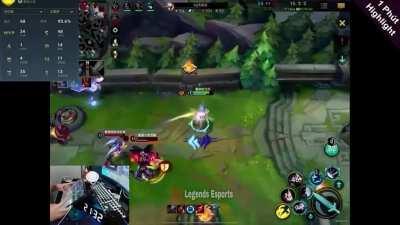 Chinese rank 1 player pure 1v5 Yasuo moment