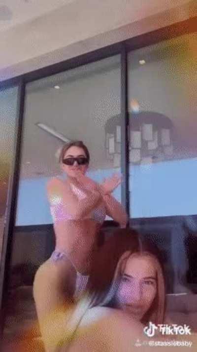 Kylie Jenner Shaking her Ass