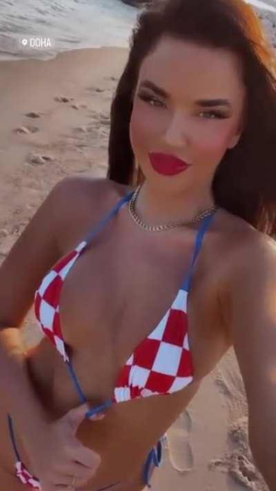 Ivana knoll on the beach 🏖️