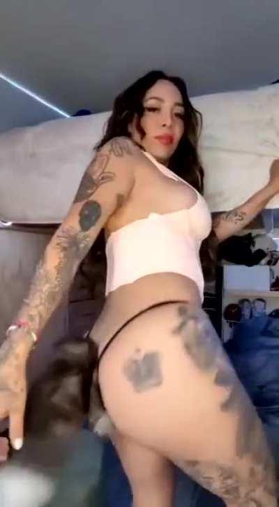 Pamela carbajal cola