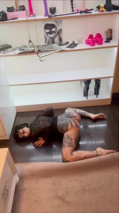 Wanna shake next to your face in the same way