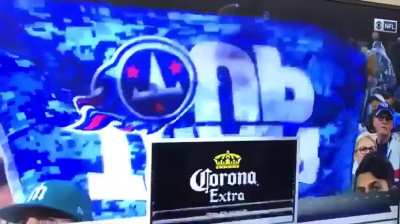 This cameraman gave him all the chances that he needed to shout his team out 🙌