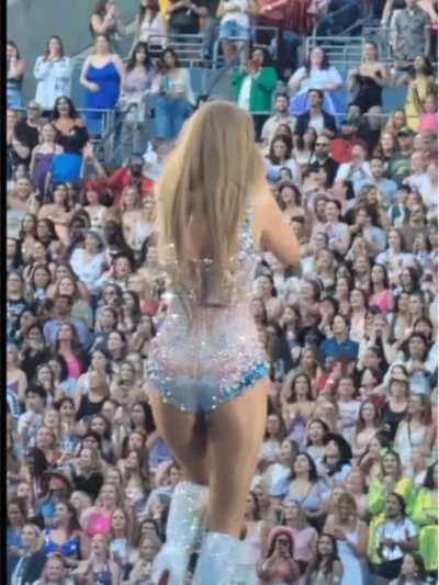 The shape of your body its blueee