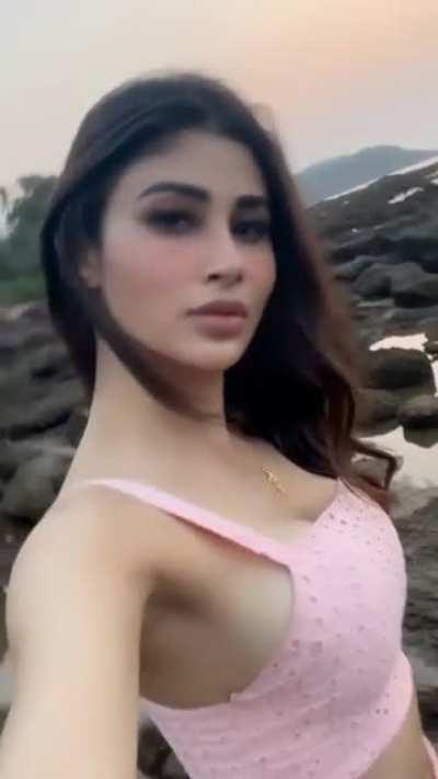 Mouni Roy Cleavage 360°🔥🔥