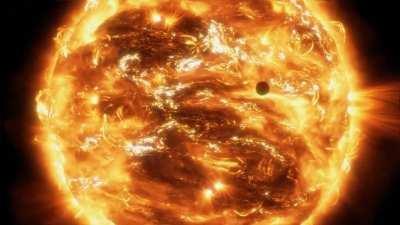 A planet crosses a dying star