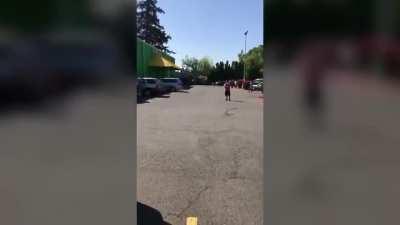 Woman freaks out by confederate rugs sold at Mexican store