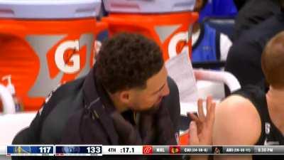 [Highlight] Klay Thompson shows how many rings he has to the Grizzlies Bench