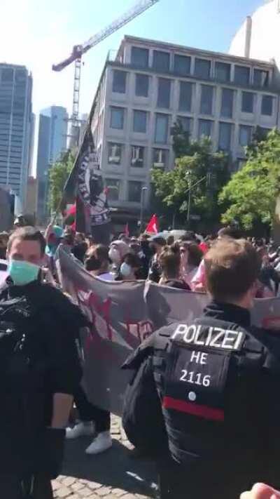 Antifa versucht Bevölkerung zu Zivilem Gehorsam anzustiften