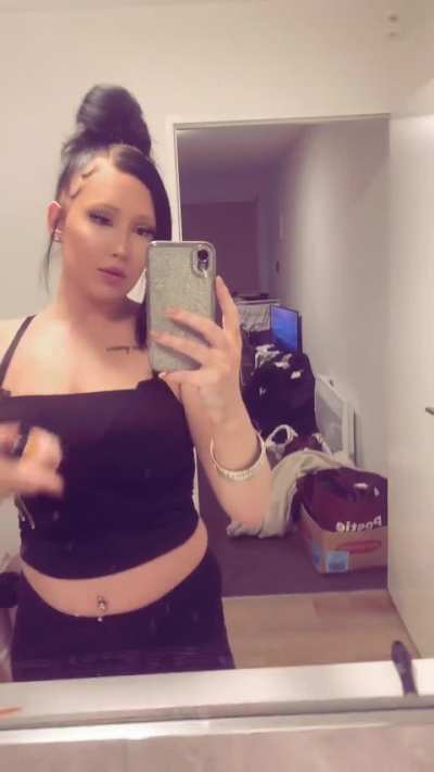 guys i’m so pissed off i just spent $300 on a bag and it was crushed up lollipop can someone please send me money so i can get high anything helps 😫🙏🏼