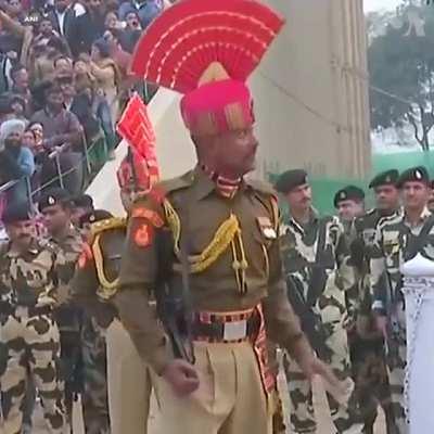 Changing of the guard. India - Pakistan border.