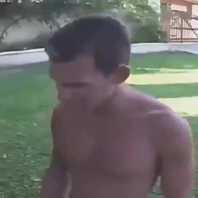 Estudar bastante, juntar um dinheiro pra um dia ser assim 🙏