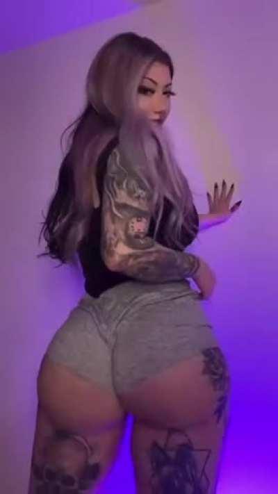 E girl’s bbl reveal