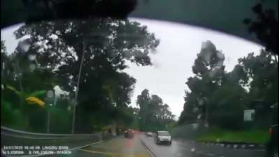 Landslide Shuts Down Jalan Tun Sardon; No Casualties Reported