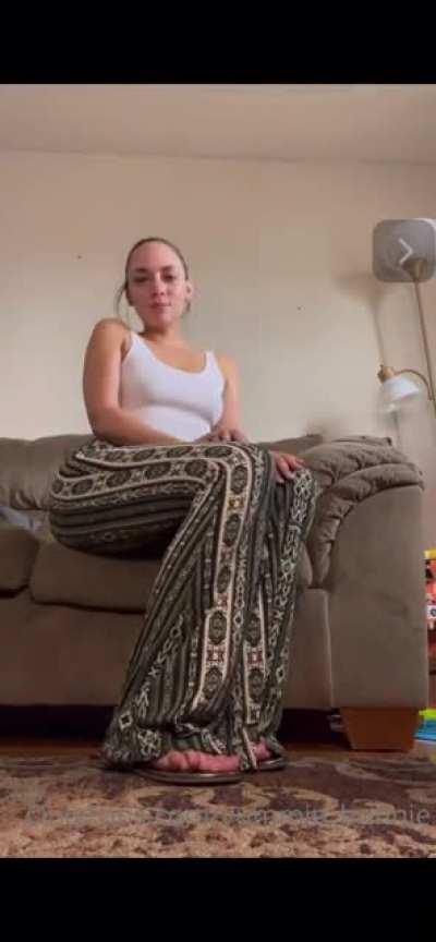 She belongs to the cancer ♋️ folder.