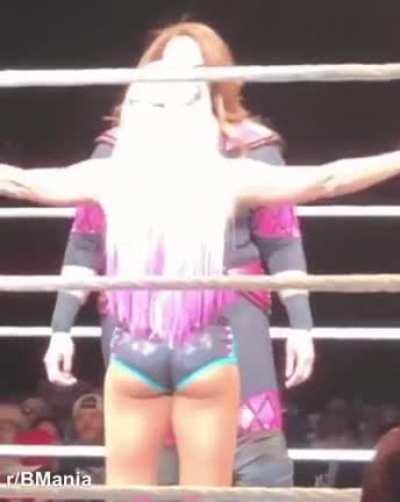 Blissful boooooooooooooooooooooooooty (nia can't resist the bliss)