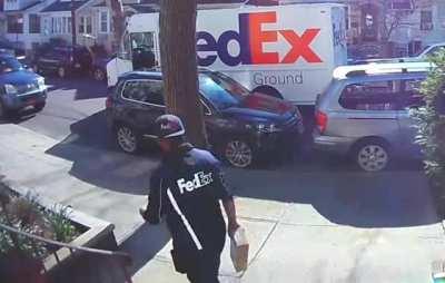 Fed Ex Driver Steals SteamDeck. Confirmed!