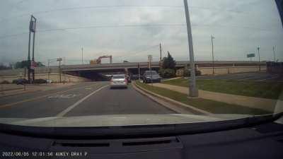 3 year dashcam, but first time catching something more than mildly interesting