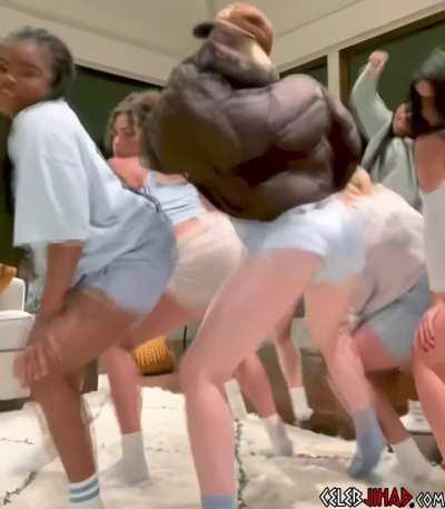 Billie Eilish Big tits