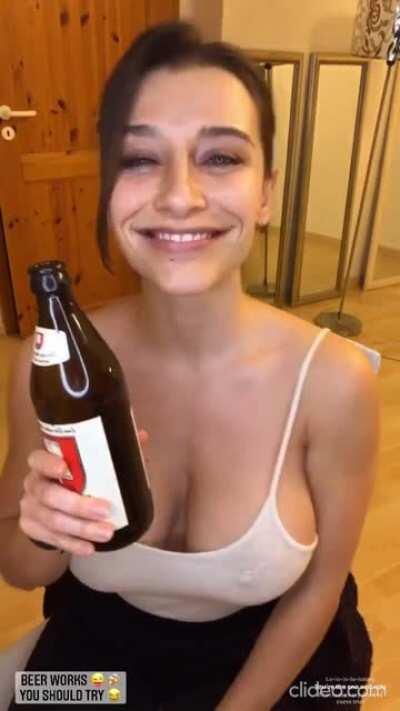 I like the way she drinks beer