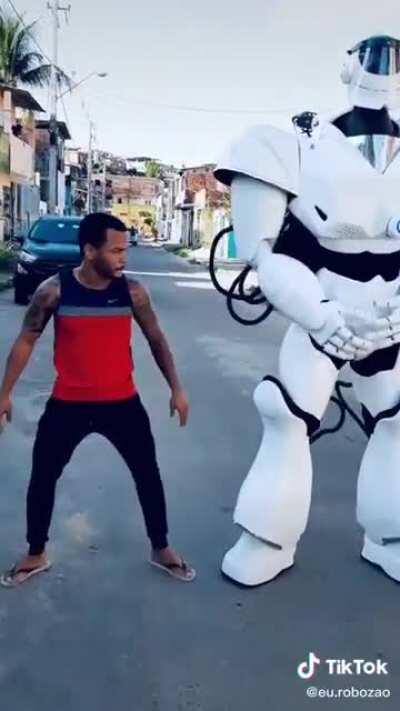 Robozão, futuristic dancer