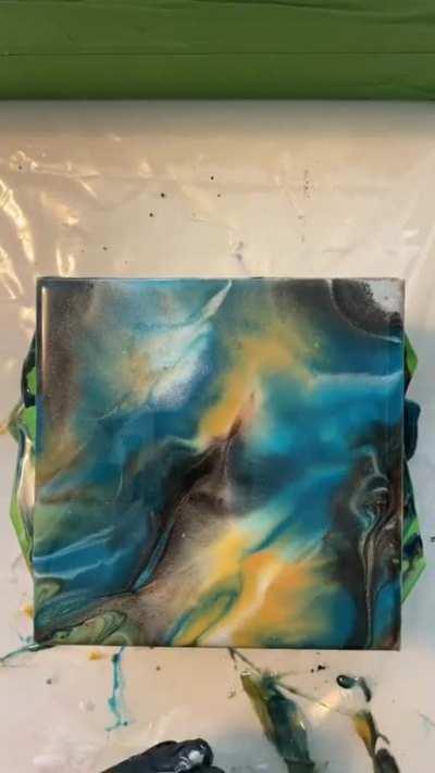 I’m a Resin Artist, and I made some season 5 fan art. This is a resin piece based off the colors from Loba’s Game Master skin.