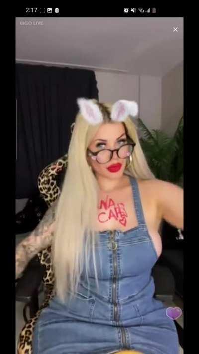 bigo Diva tur1kuaz dancing like a Bitch