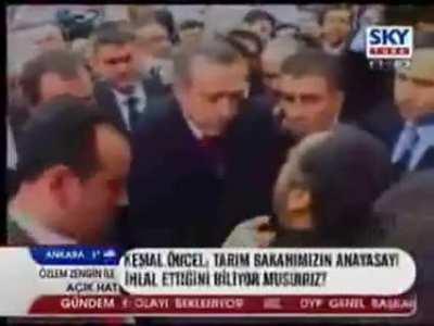 11 Şubat 2006’da görüntülenen bu diyalog ile şuan iktidar olarak yaptıklarının da pek bir farkı yok.