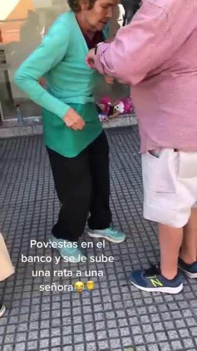 Tipico cuando estas en la cola del banco