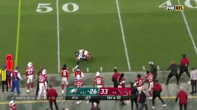 (Highlight) Jalen Hurts fumbles the ball then picks it up and delivers it to Dallas Goedert for a first down