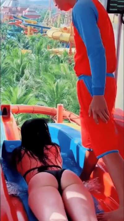 Now I want to work at a water park